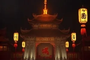 《玻璃温室》城市屋顶温室与玻璃反光